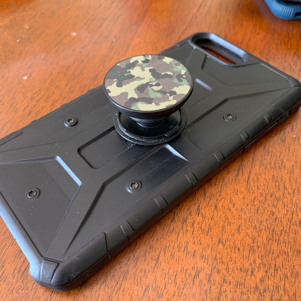 UAG iPhone 8+ Case with Camo Pop Socket